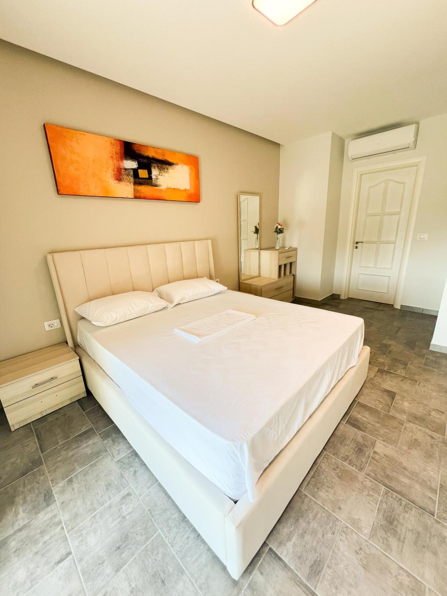 Sea View Apartments Durres Bagian luar foto