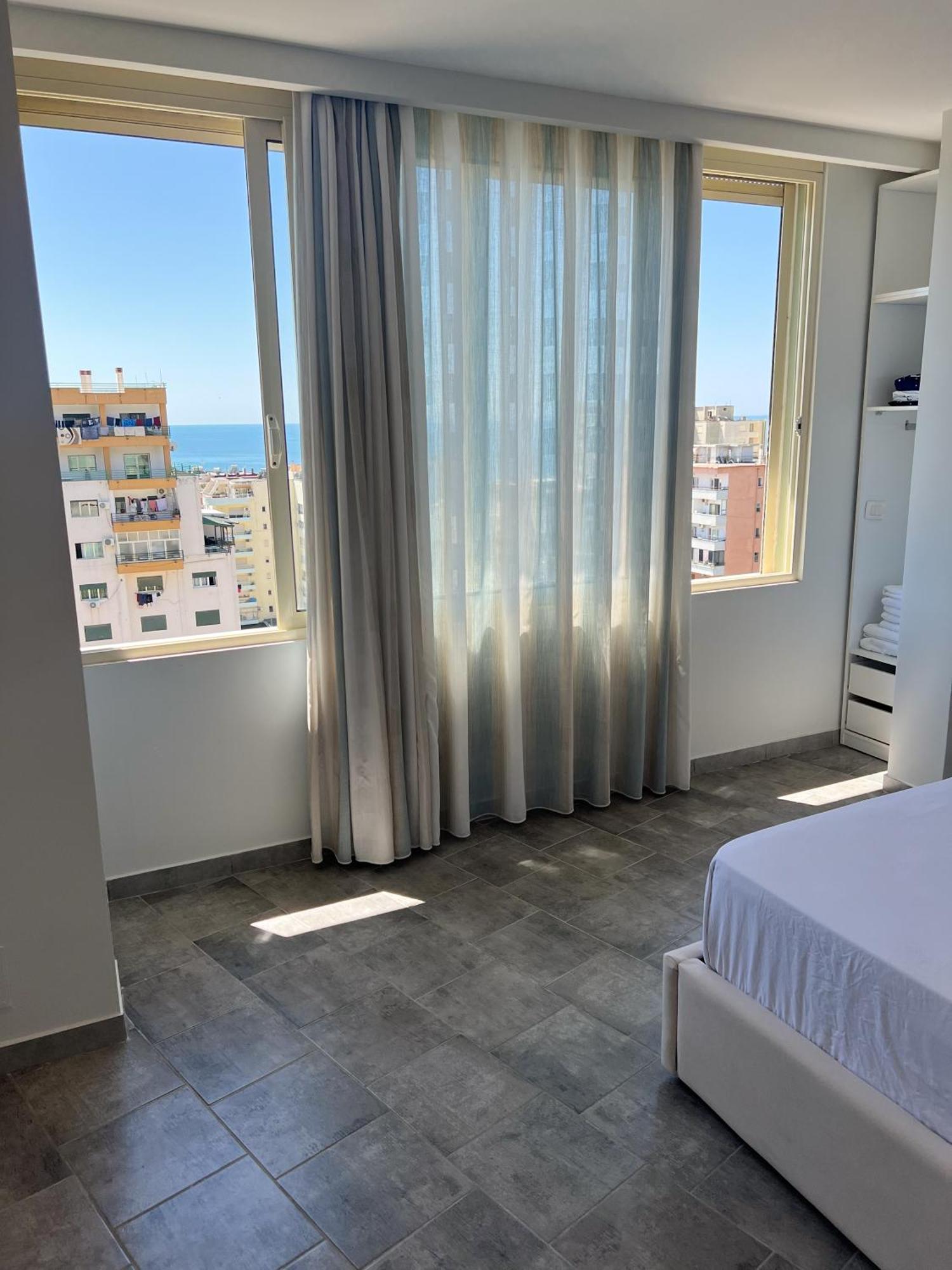Sea View Apartments Durres Bagian luar foto