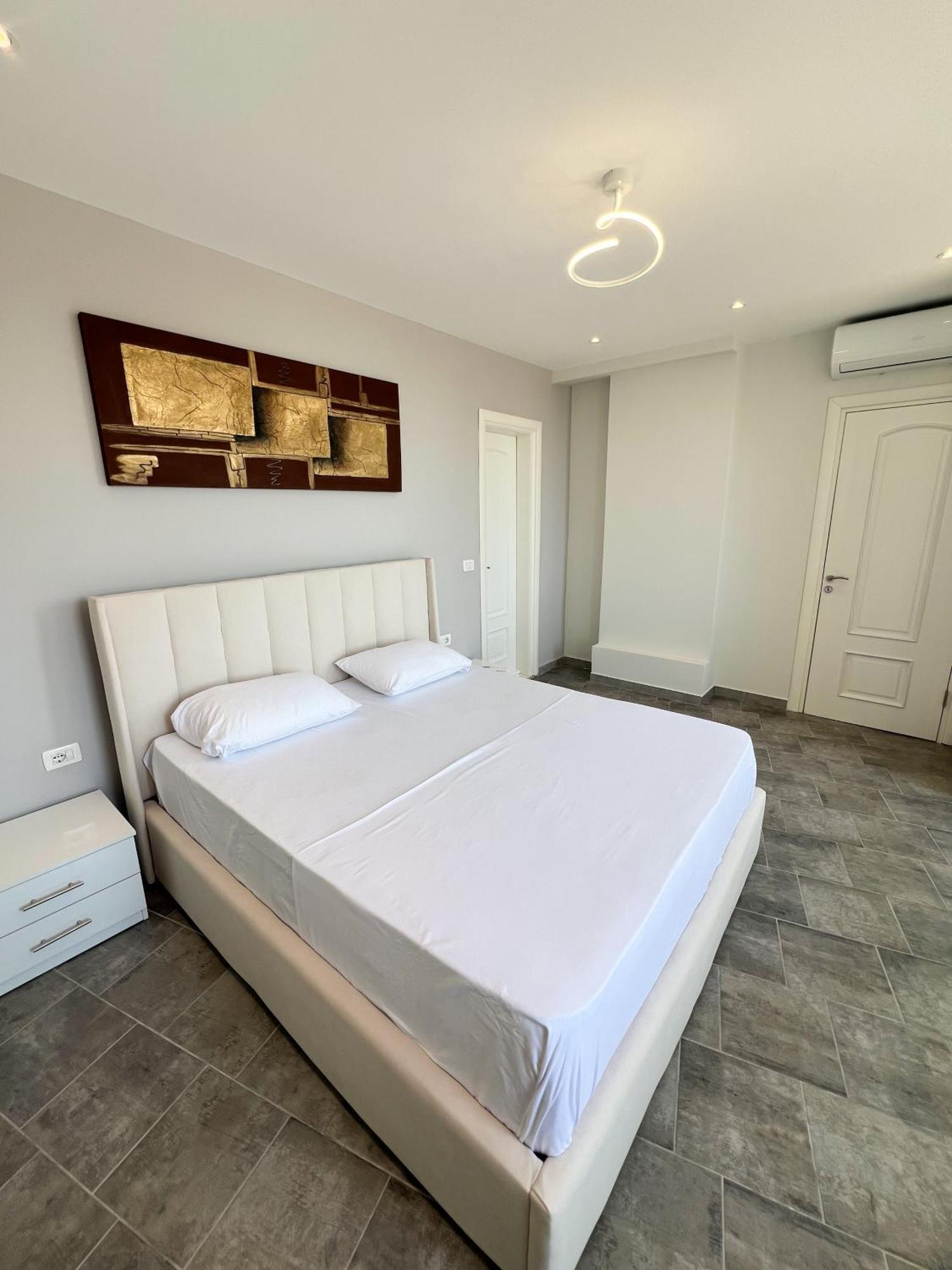 Sea View Apartments Durres Bagian luar foto