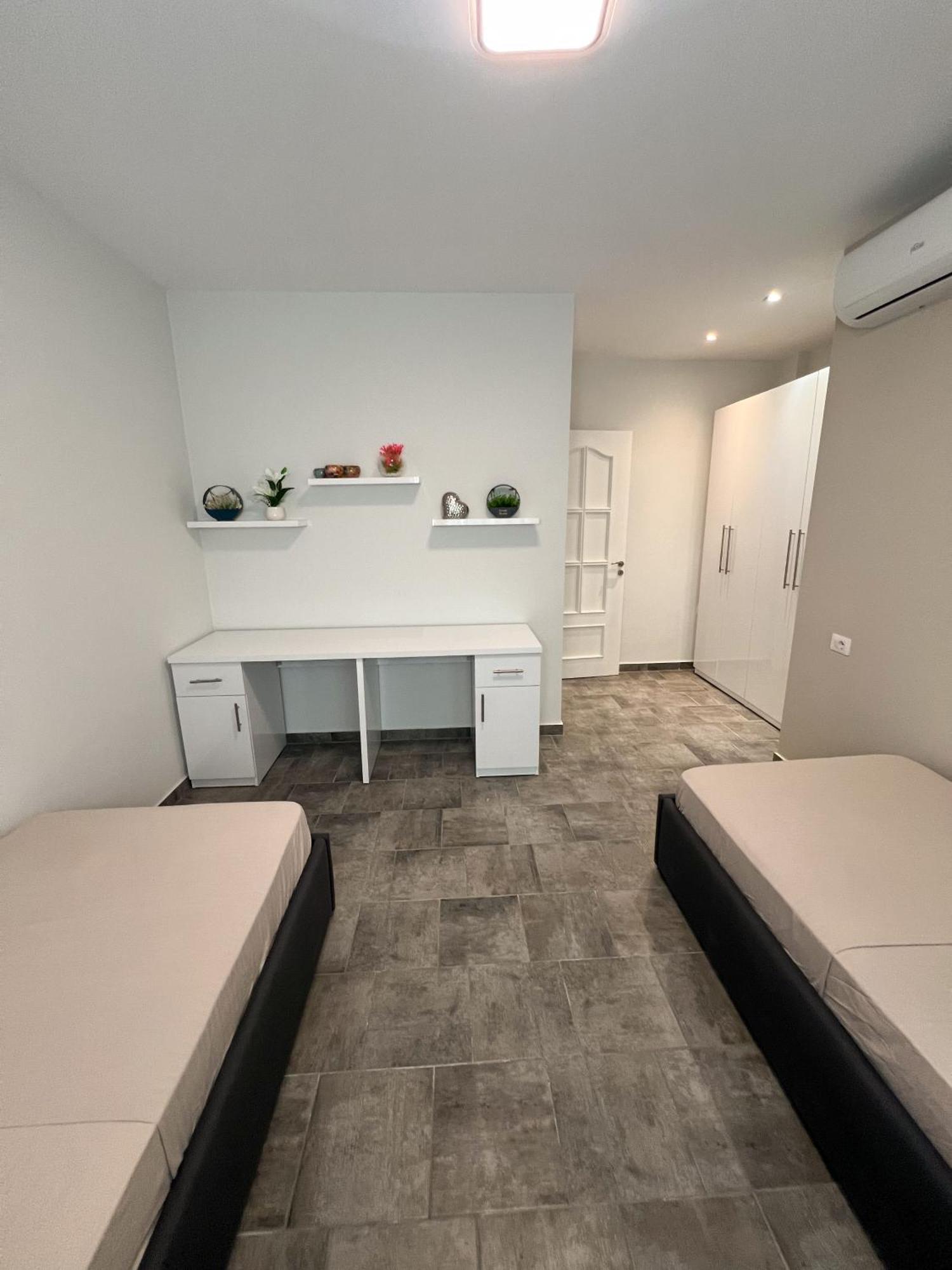 Sea View Apartments Durres Bagian luar foto