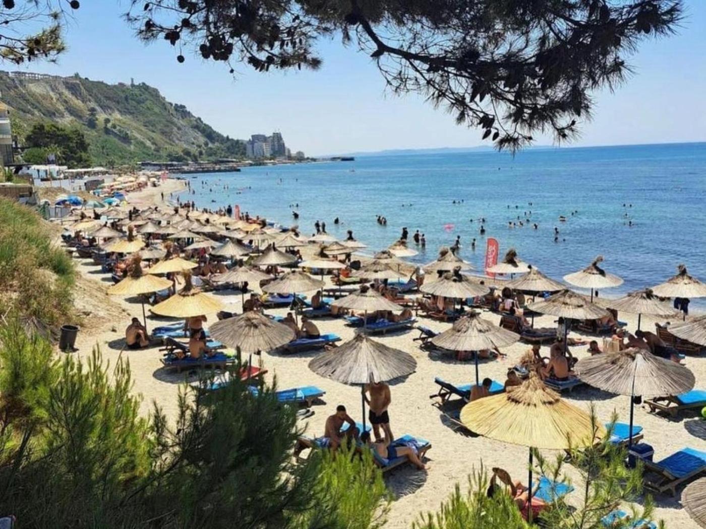 Sea View Apartments Durres Bagian luar foto