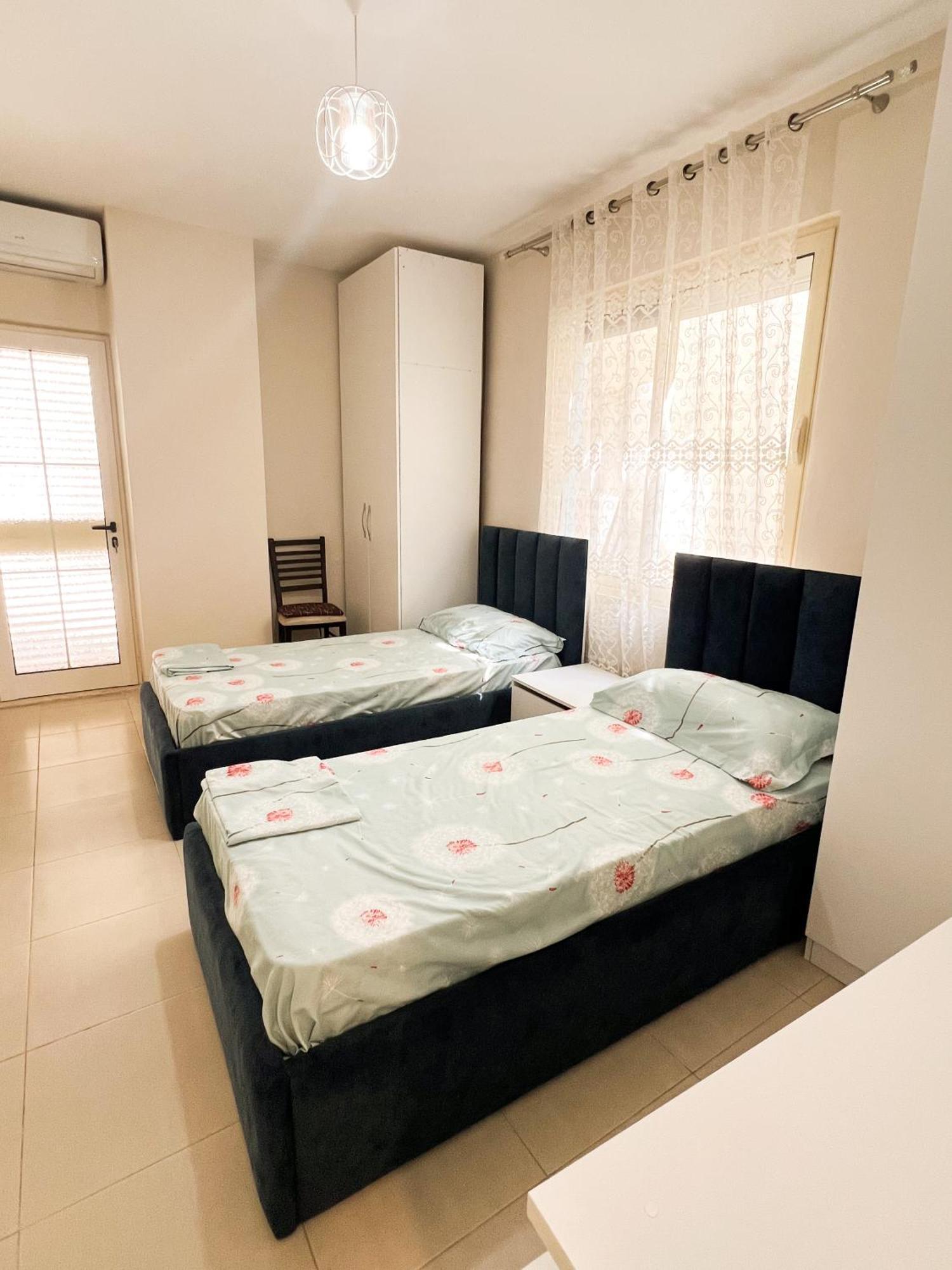 Sea View Apartments Durres Bagian luar foto