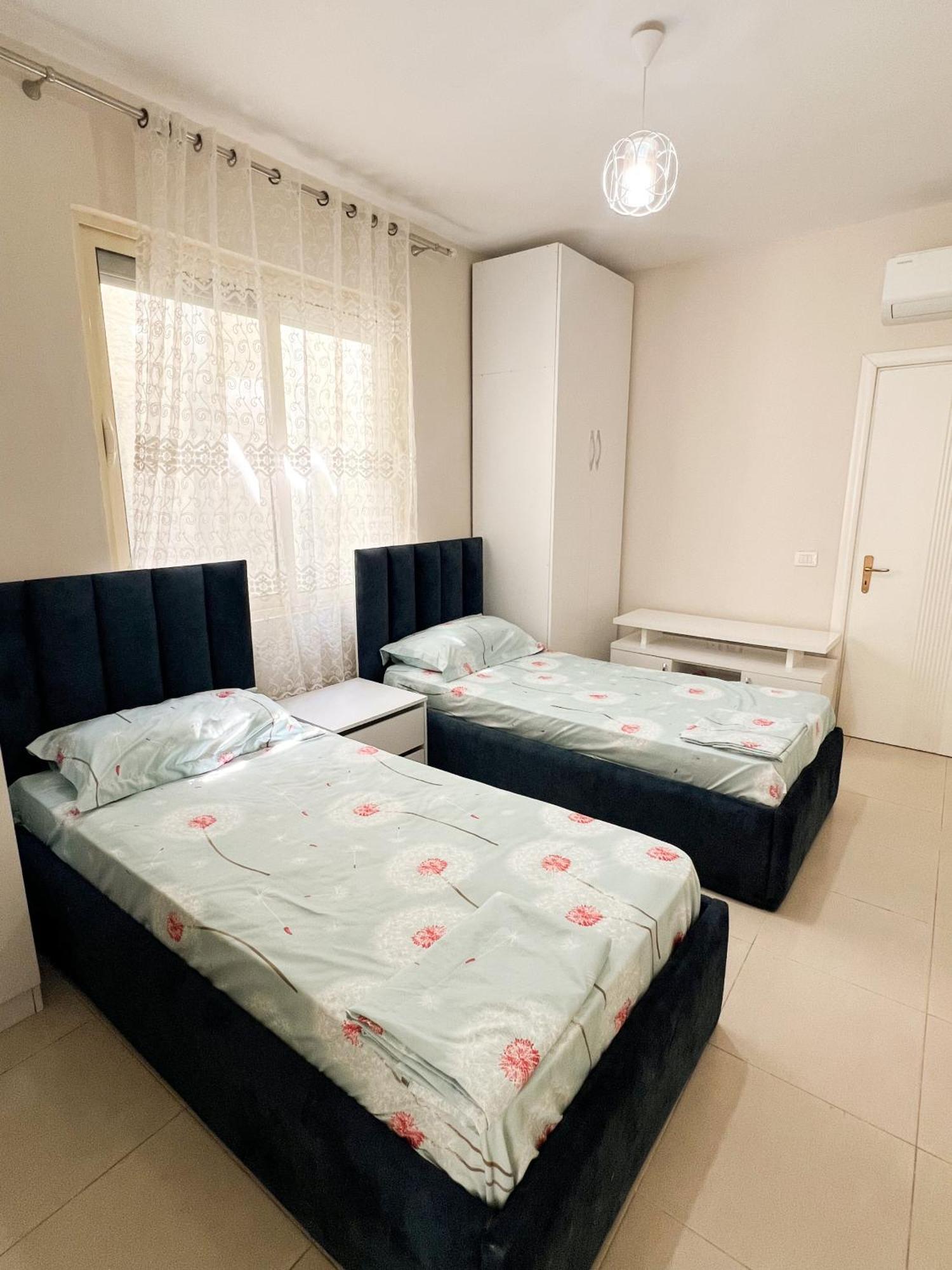 Sea View Apartments Durres Bagian luar foto