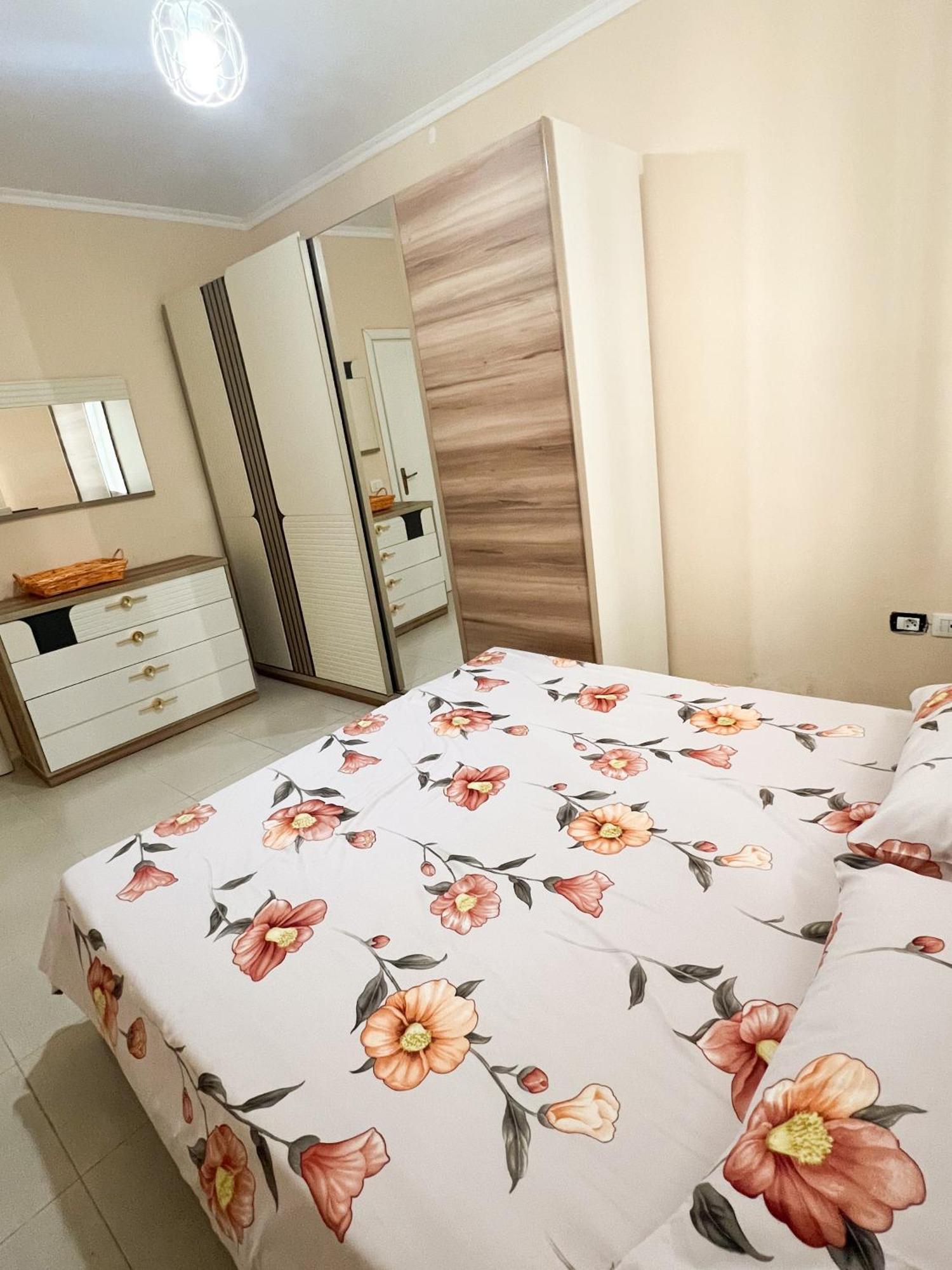 Sea View Apartments Durres Bagian luar foto